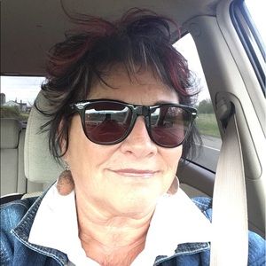 Meet your Posher, Deb